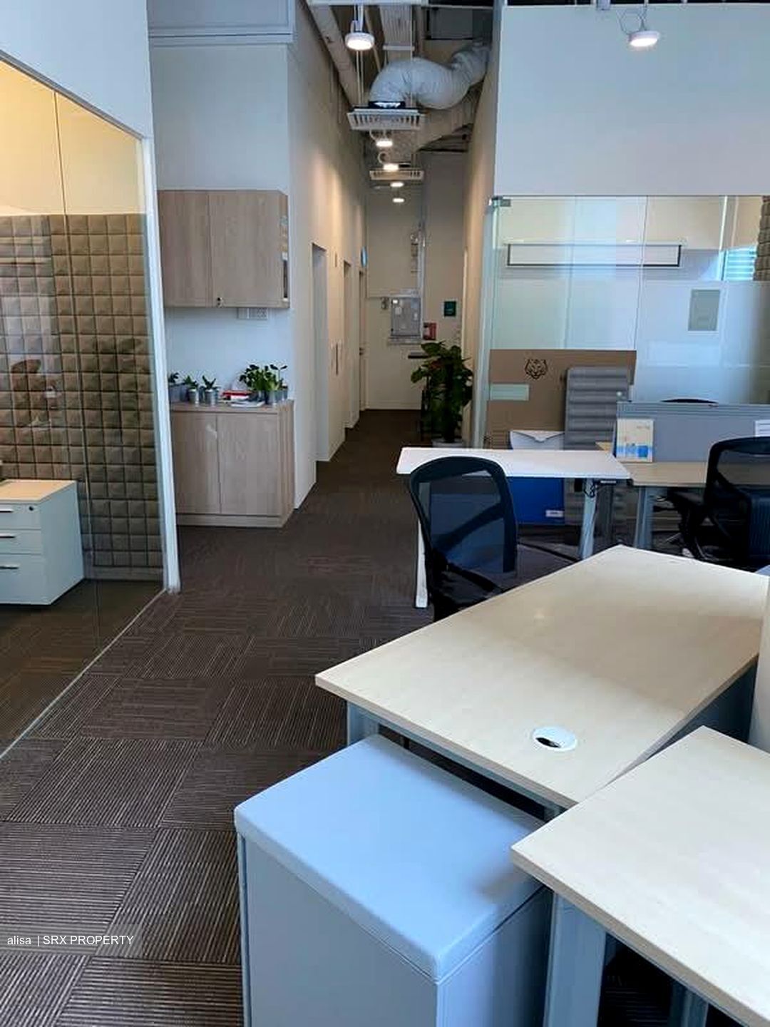Oxley Tower (D1), Office #550269951